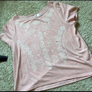 H&M Divided Pink Dainty Shirt - Size Medium